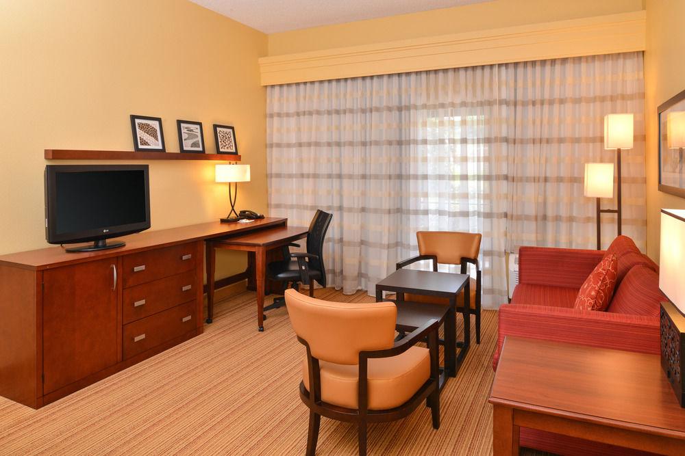 Courtyard By Marriott Columbia Northeast/Fort Jackson Area Exteriör bild